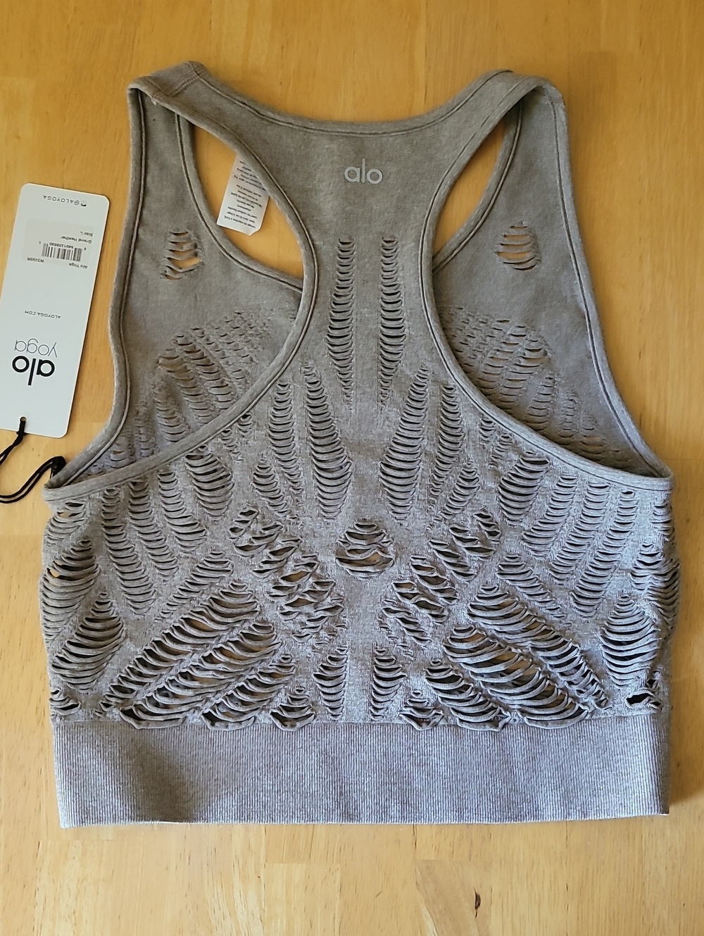 ALO Yoga Vixen Fitted Yoga Crop Tank Top - Picture 9 of 10